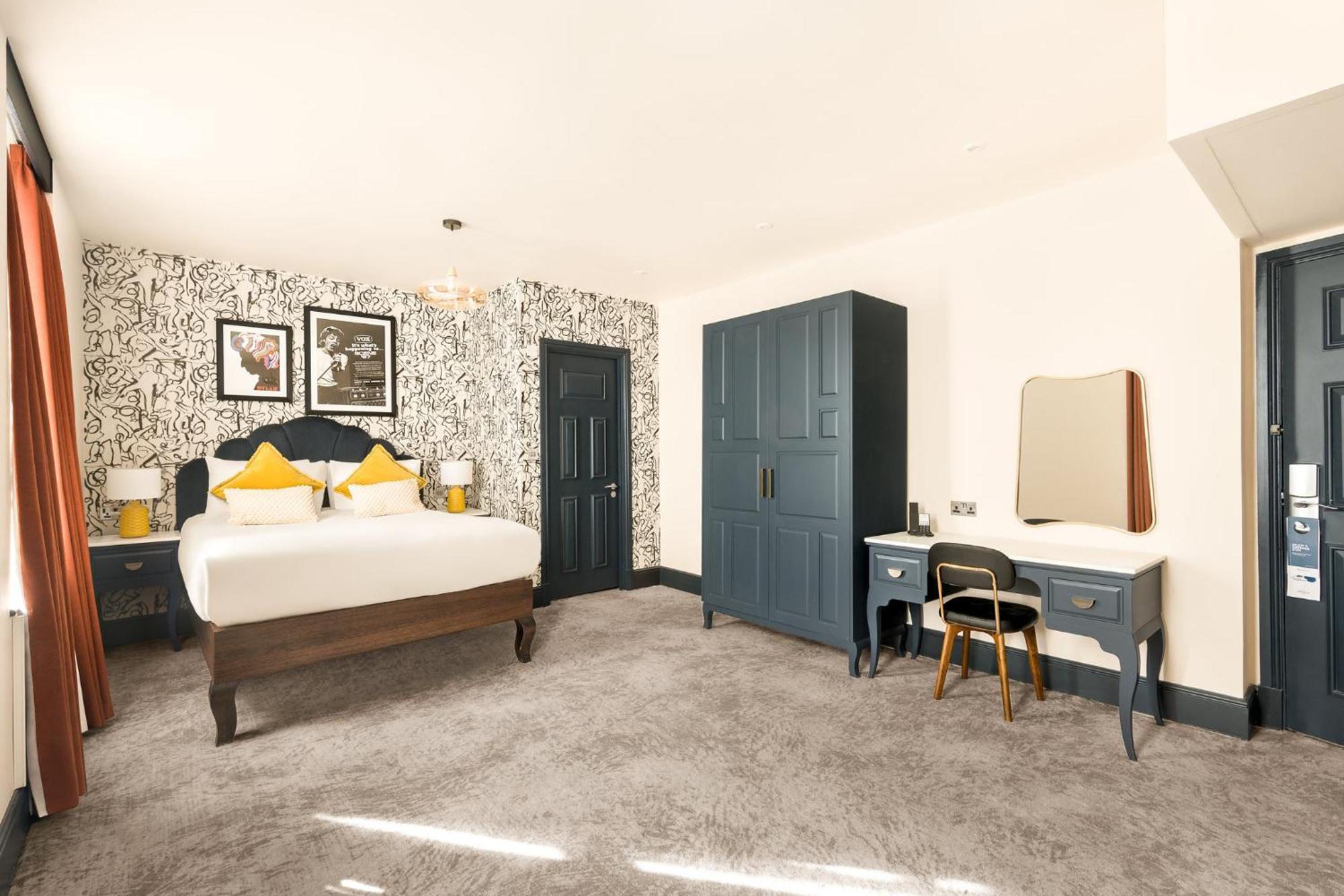 Chambre Lit Queen-Size Premium avec Lit d’Appoint